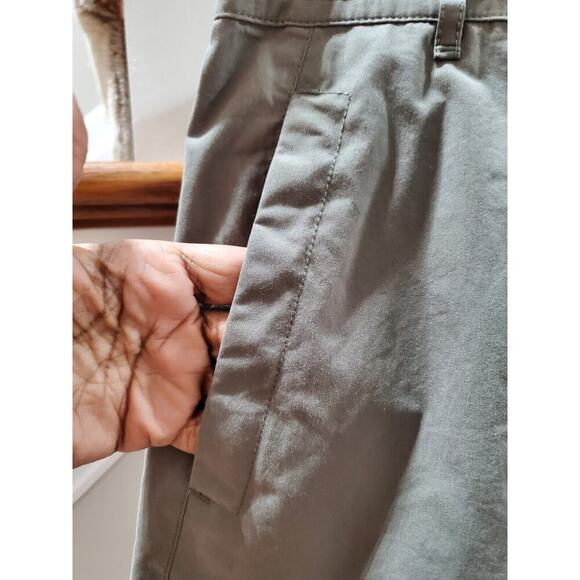 Sonoma Women's Solid Gray Cotton Pull On Mid Rise Straight Fit Bermuda Short 16 - Picture 3 of 12